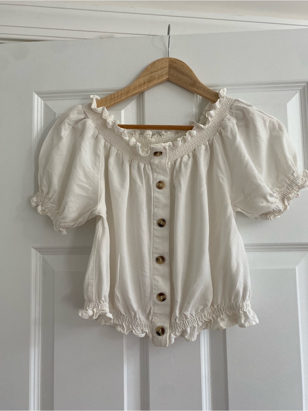 Bohochic Cream Bubble Sleeve Cropped Button Front off shoulder Top, Sz 4